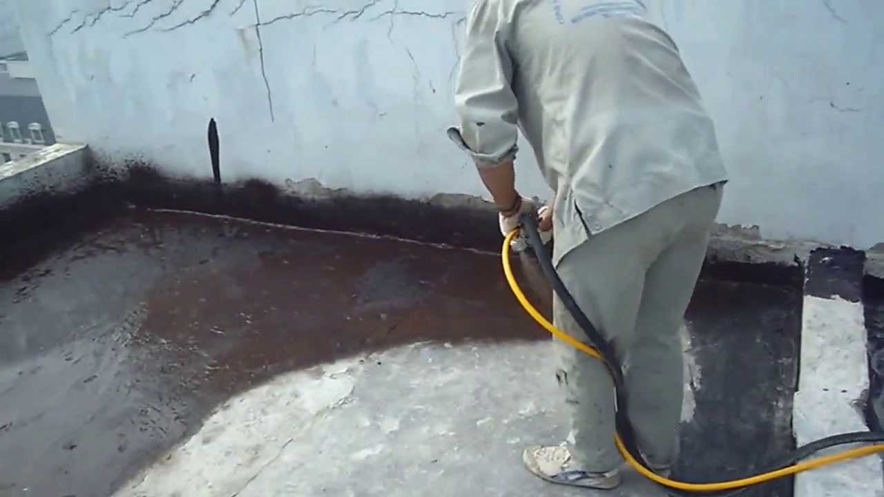 Cần chống thấm hiệu quả trước khi mùa mưa tới gần